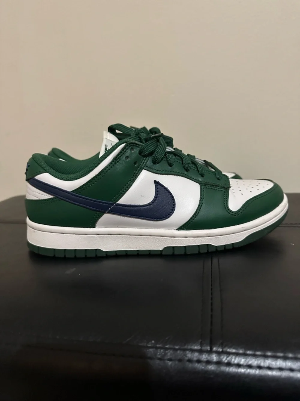 Nike Dunks White, Green and Navy Low-Top Sneakers - Picture 2 of 6